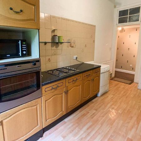 Large Glasgow South Family Home - Free Parking Экстерьер фото