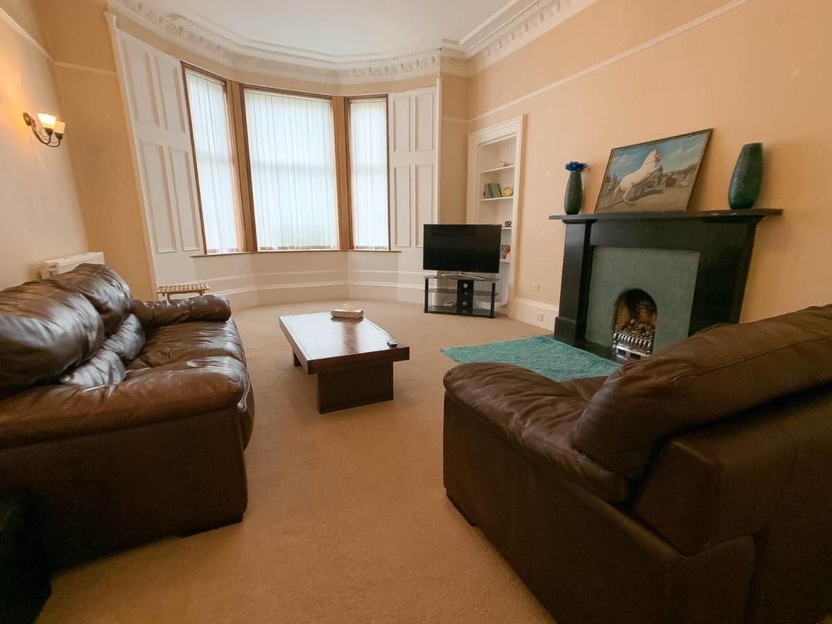 Large Glasgow South Family Home - Free Parking Экстерьер фото