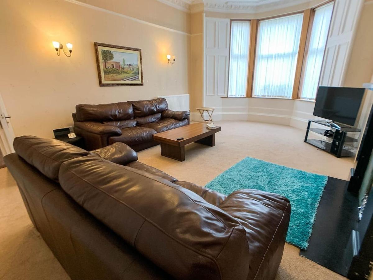 Large Glasgow South Family Home - Free Parking Экстерьер фото