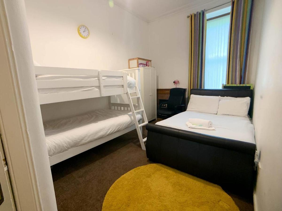 Large Glasgow South Family Home - Free Parking Экстерьер фото