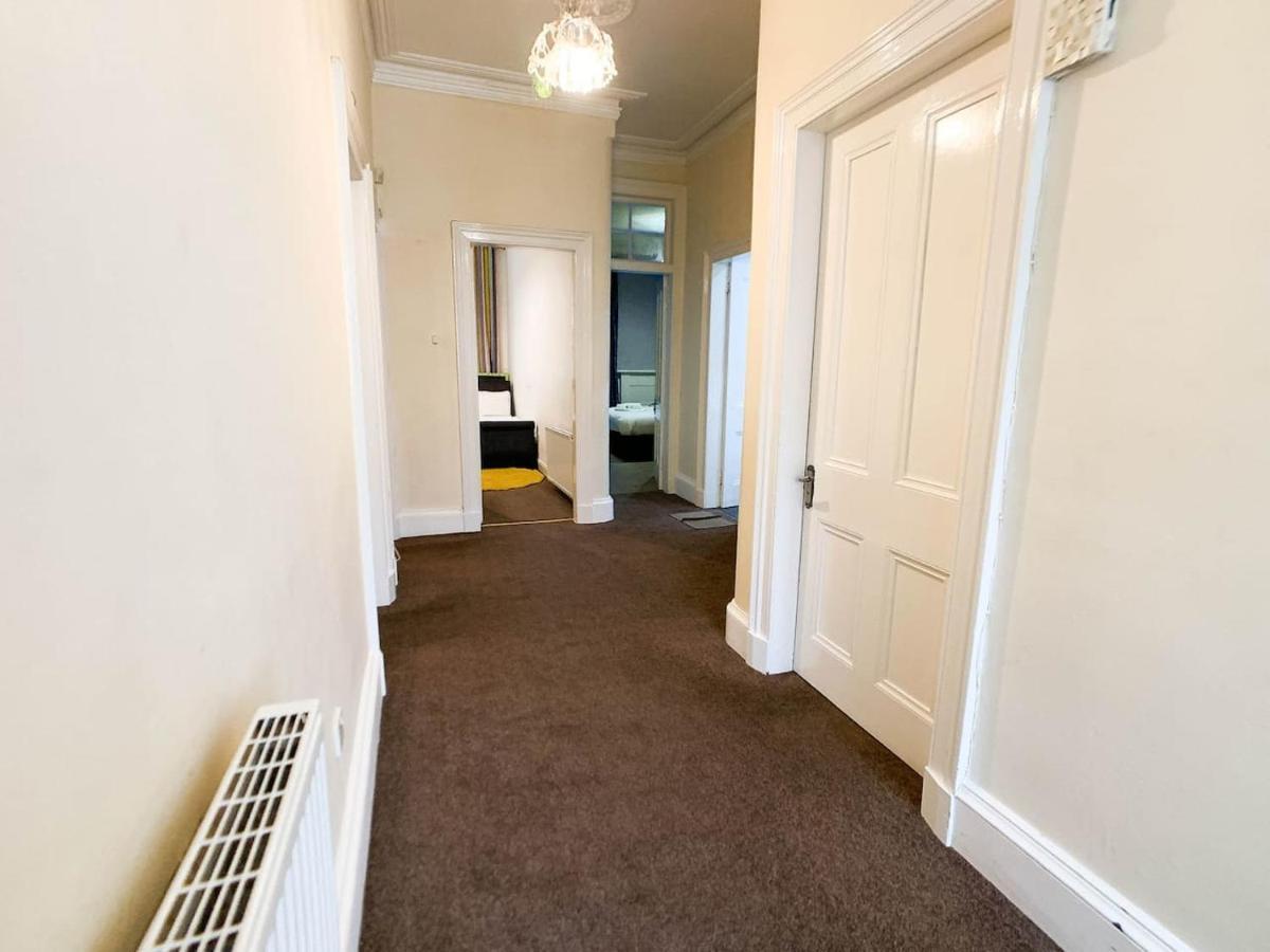 Large Glasgow South Family Home - Free Parking Экстерьер фото