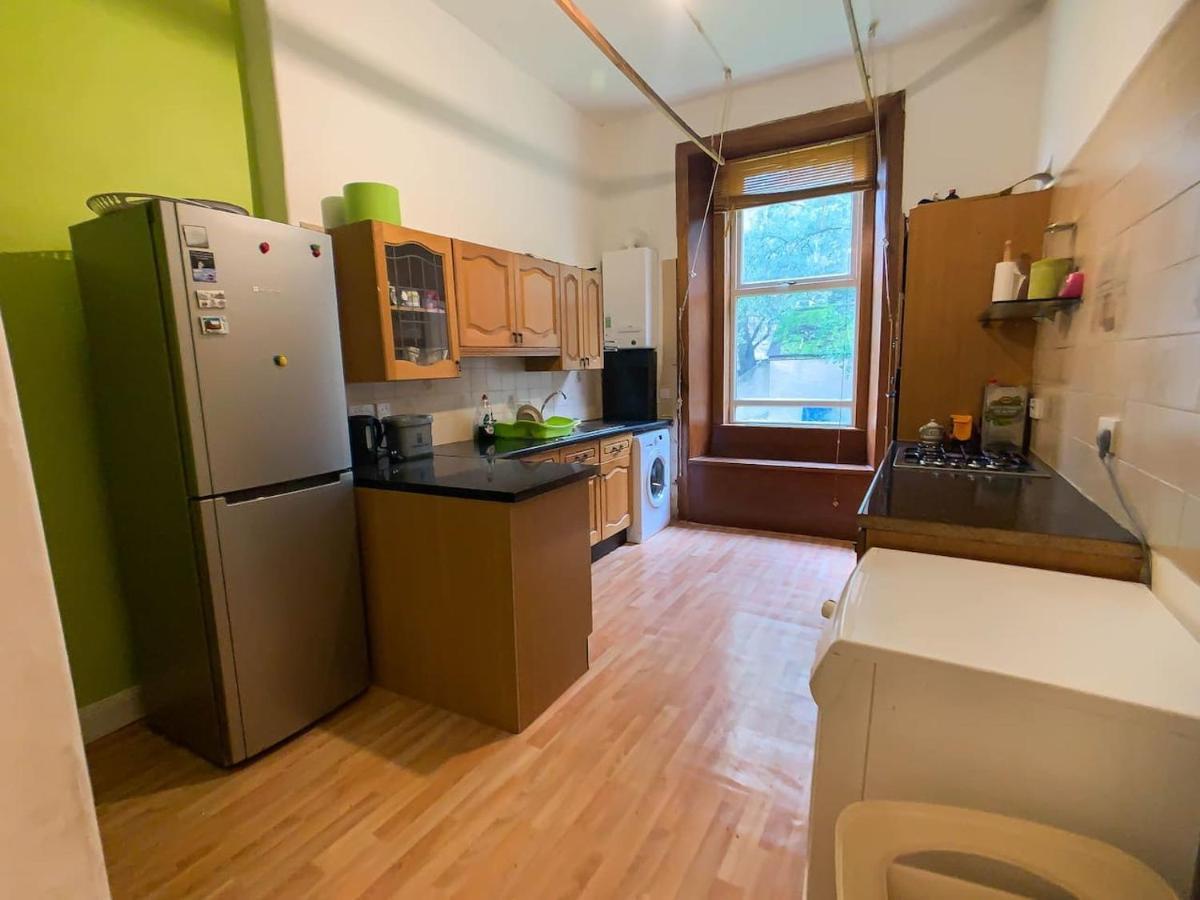 Large Glasgow South Family Home - Free Parking Экстерьер фото