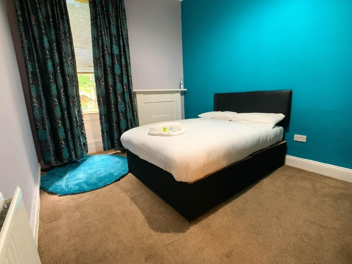 Large Glasgow South Family Home - Free Parking Экстерьер фото